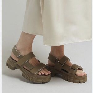 Ganni Rubber Sandals size 40